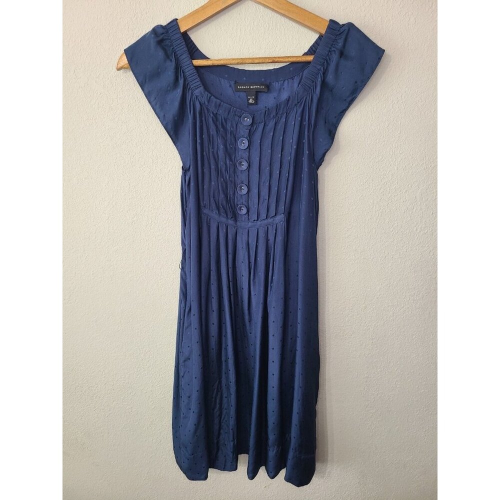 Banana Republic Dress 100% Silk  Navy Blue Size 2P  Flutter Sleeve Polka-dot